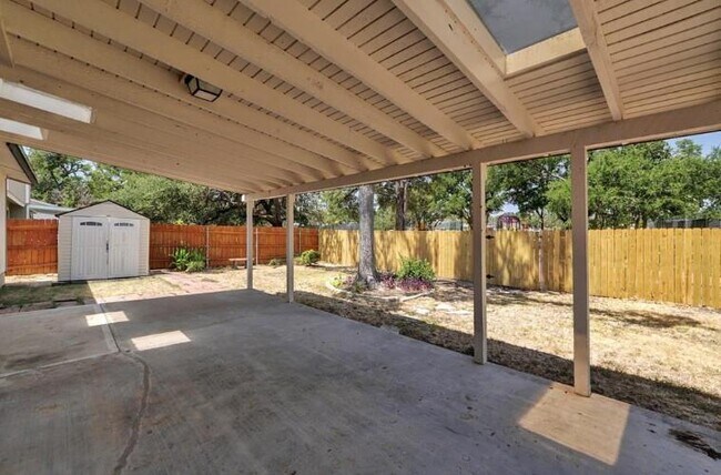 Building Photo - 11428 Bristle Oak Trail