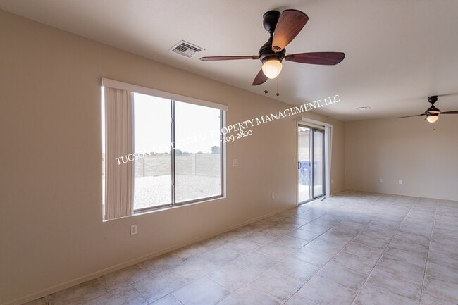 Building Photo - 4123 E Cameo Point Dr