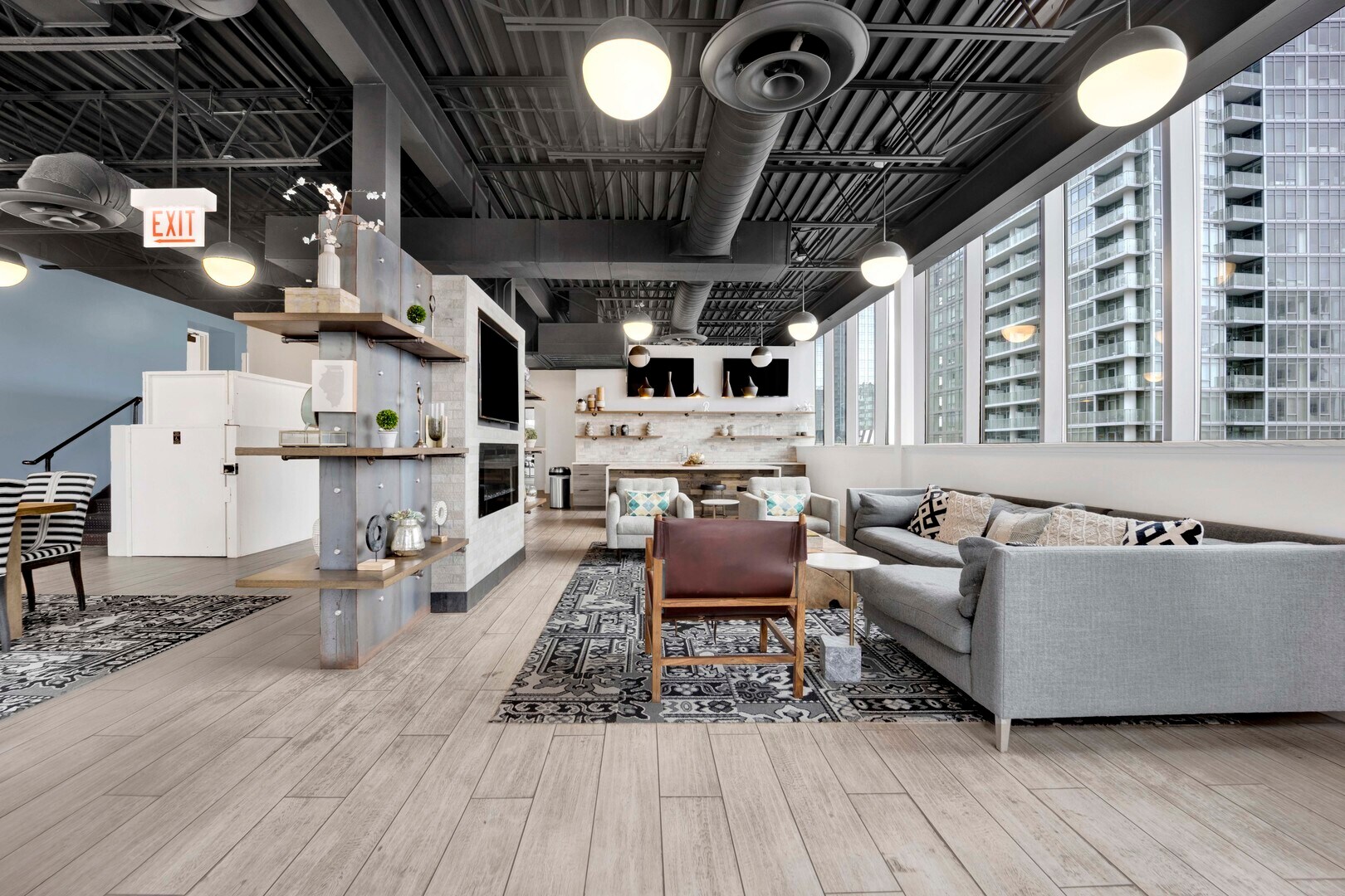 Building Photo - 660 W Wayman St