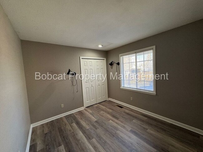 Building Photo - 326 Sandalwood Dr