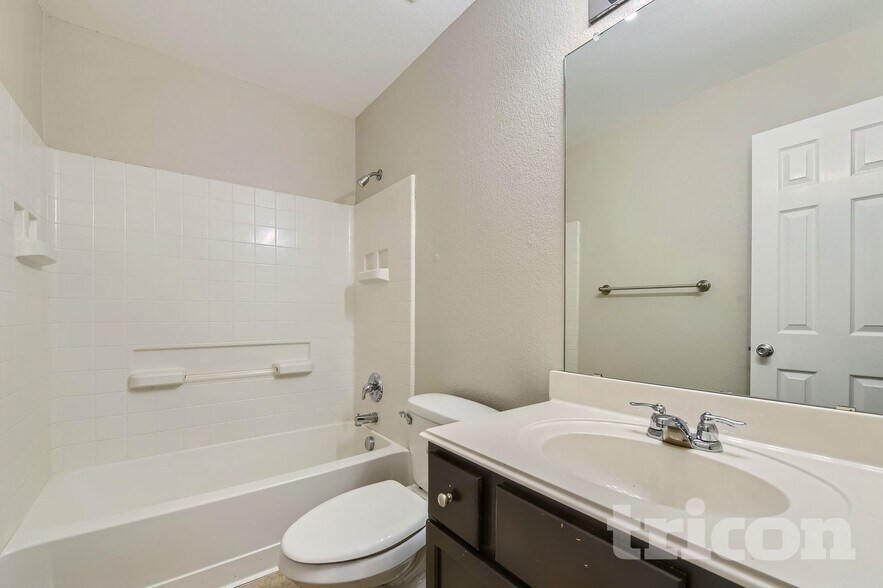 Building Photo - 13129 Padre Ave