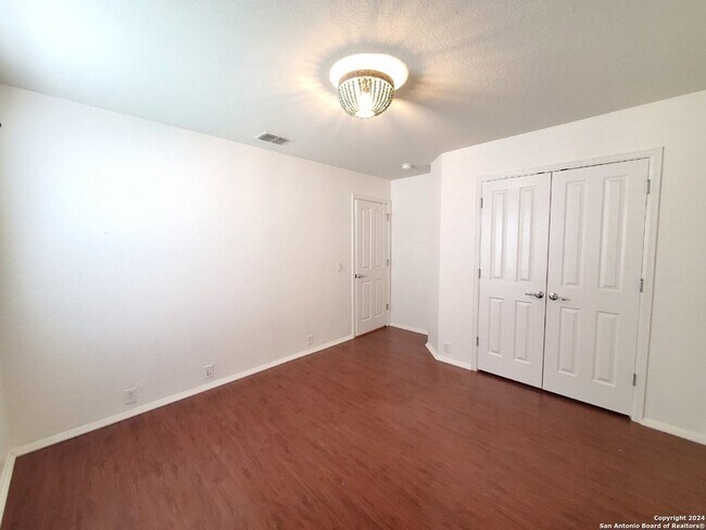 Building Photo - 555 Planters Pass