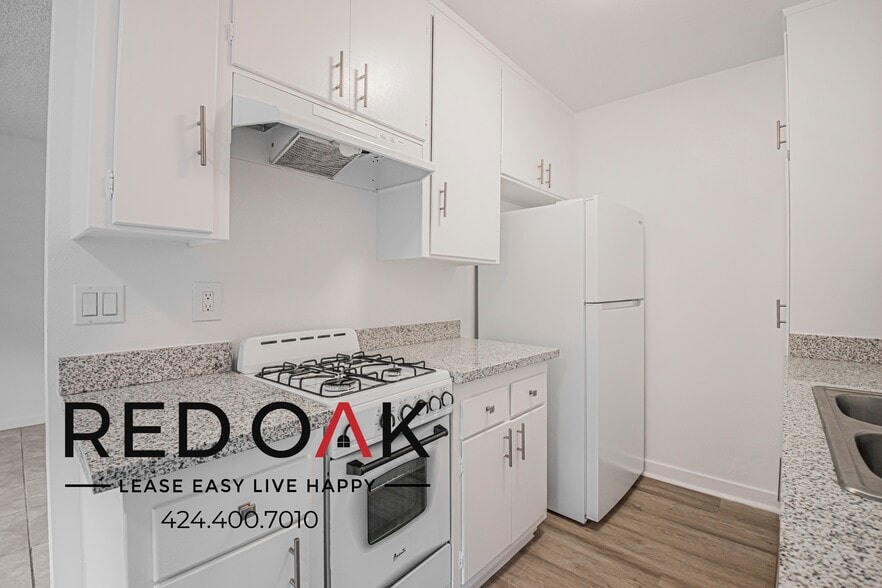 Building Photo - 15901 S Vermont Ave