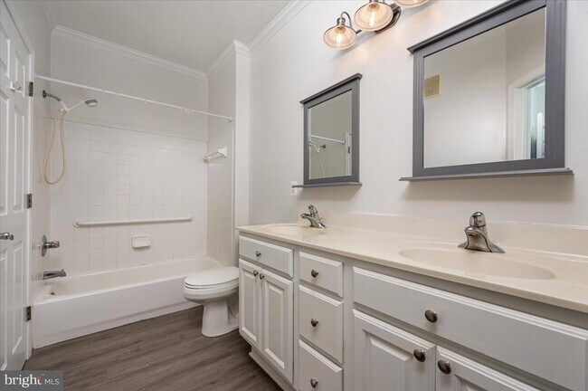 Building Photo - 921 Spinnaker Way