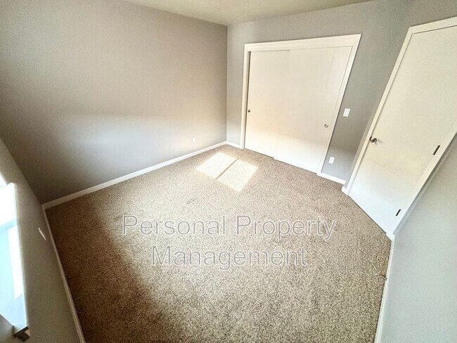 Building Photo - 12205 NE 115th St