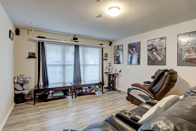 Building Photo - 6613 Cromarty Ln