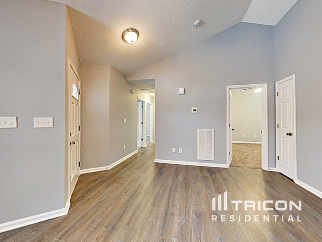 Building Photo - 125 Pinto Dr