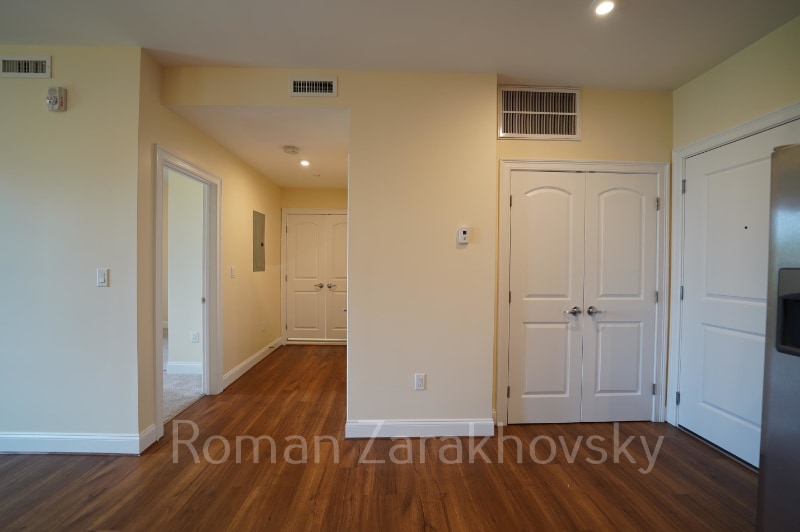 Building Photo - 315 Broadway