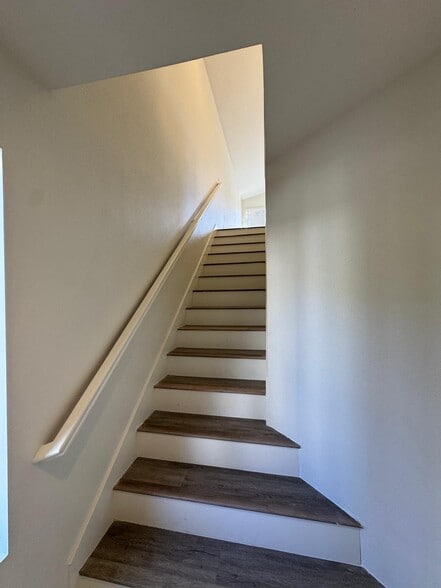 Building Photo - 27533 Calinda