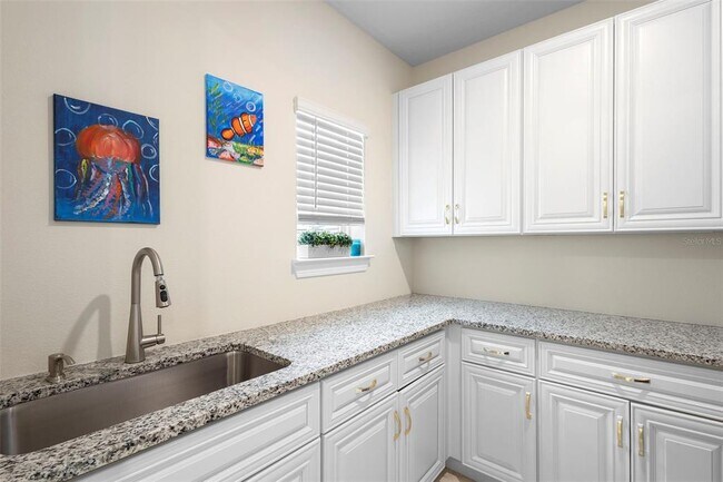 Building Photo - 8000 Leaf Grv Cir