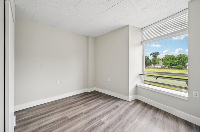 Building Photo - Franklin Park Apartments