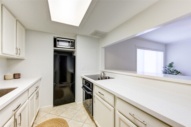 Building Photo - 1909 Brun St