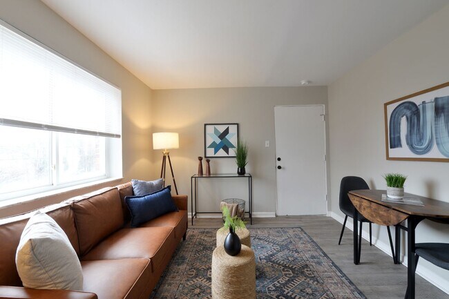 Building Photo - Newly Renovated All Electric 1 Bedroom in ...