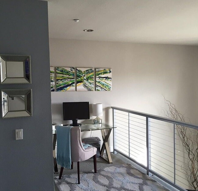 Building Photo - "Chic 1-Bedroom Retreat in Palo Alto with ...