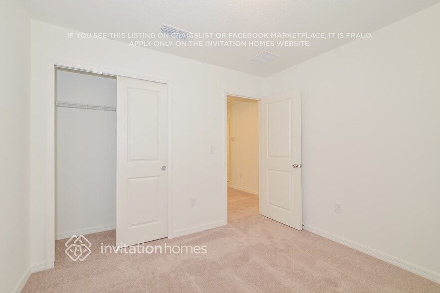 Building Photo - 5822 Sagebrush Aly