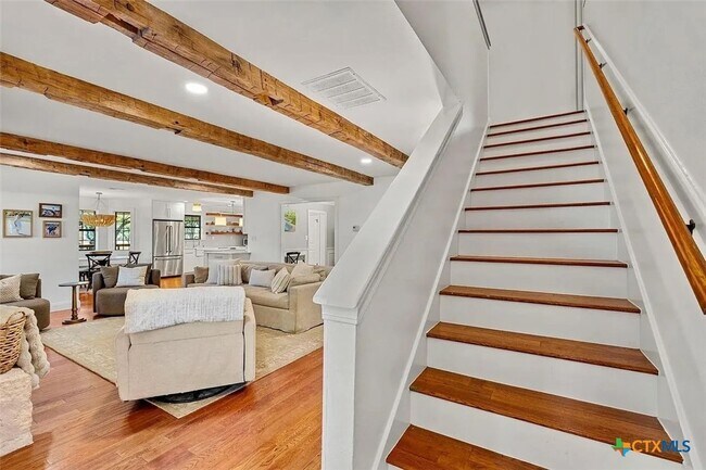 Building Photo - 301 Medlin Creek Loop