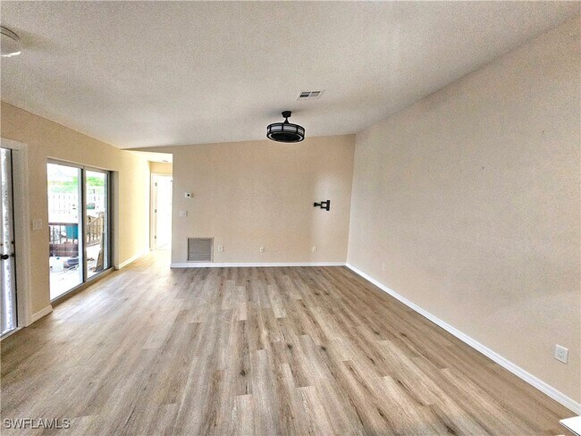 Building Photo - 5811 Crystal Lake Ln
