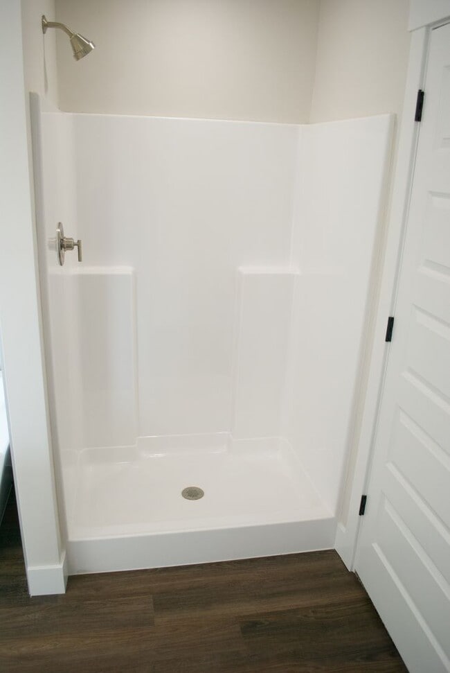 Building Photo - 794 E Sunnyside Rd