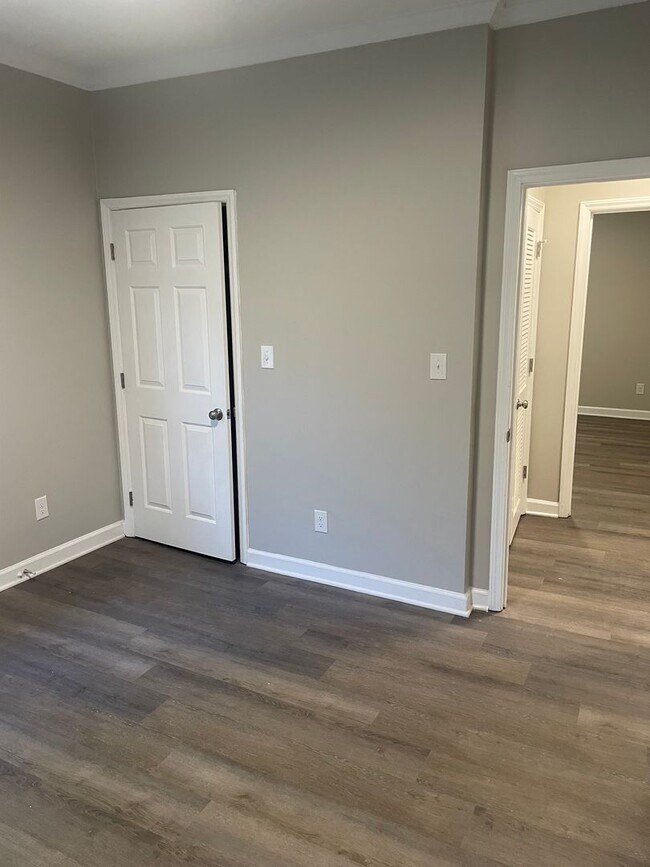 Building Photo - 290 Hialeah Ct