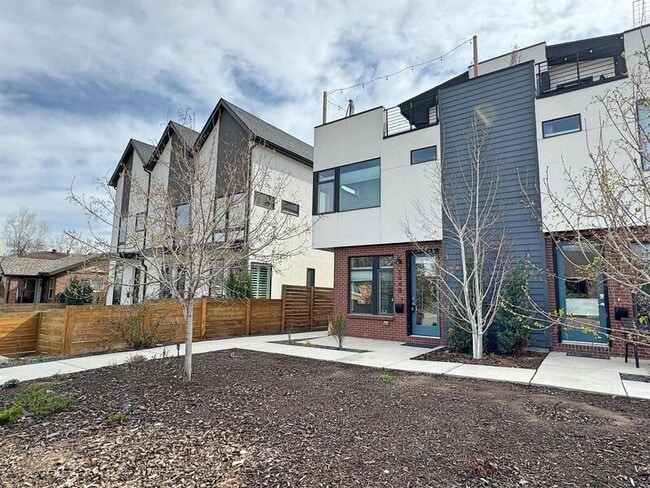 Building Photo - 1448 Xavier St
