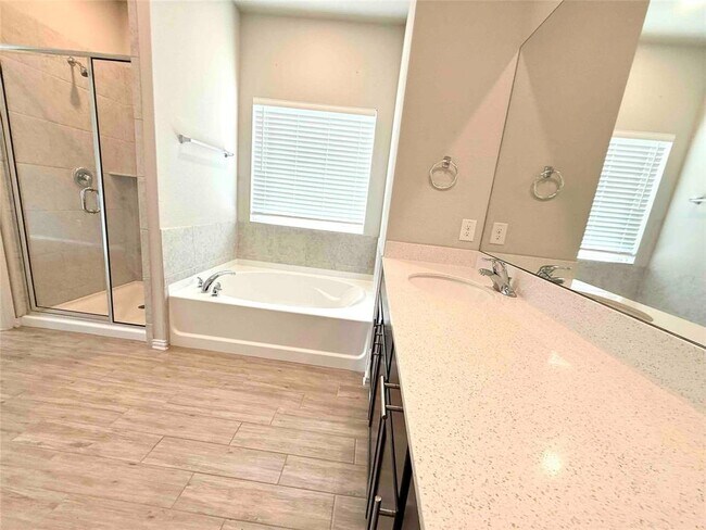 Building Photo - 301 Bright Star Ln