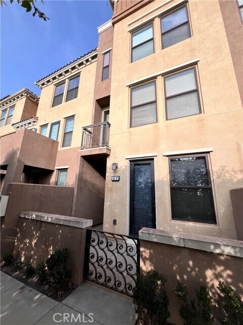 Building Photo - 58 S 5th St