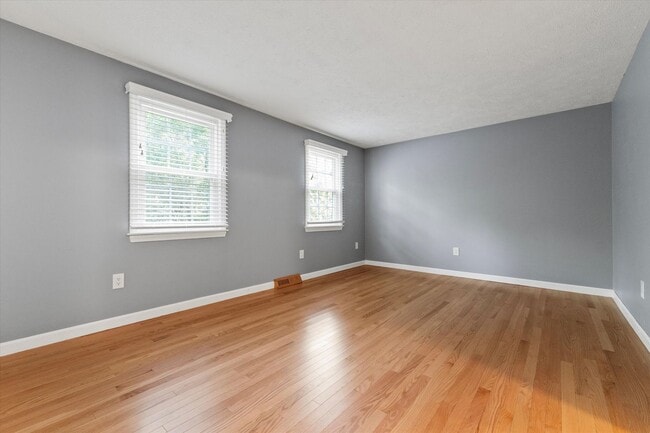 Building Photo - 6 Lochmere Ln