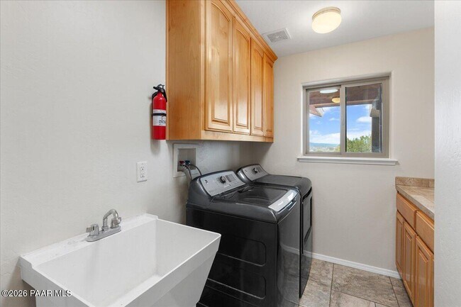 Building Photo - 815 Paniolo Way