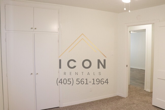 Building Photo - 3917 NW 24th St