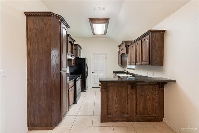 Building Photo - 2405 Singletary Dr