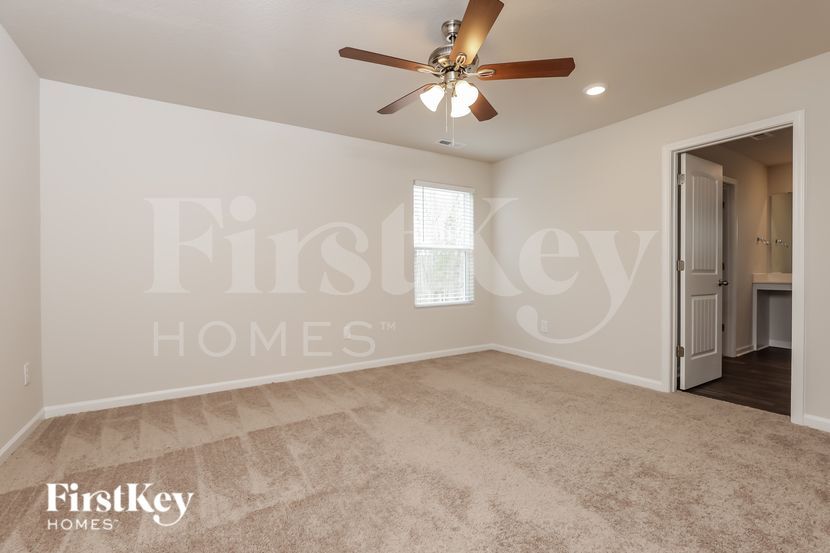 Building Photo - 115 Teal Dr