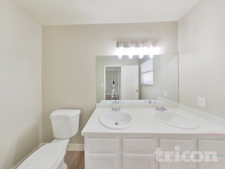 Building Photo - 2234 Heavenly View Dr