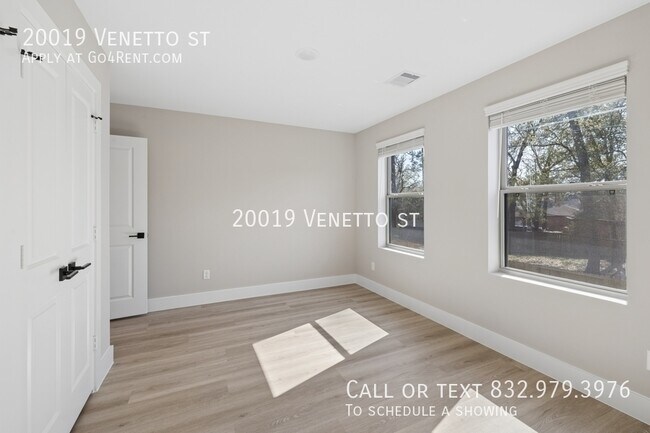 Building Photo - 20019 Venetto St