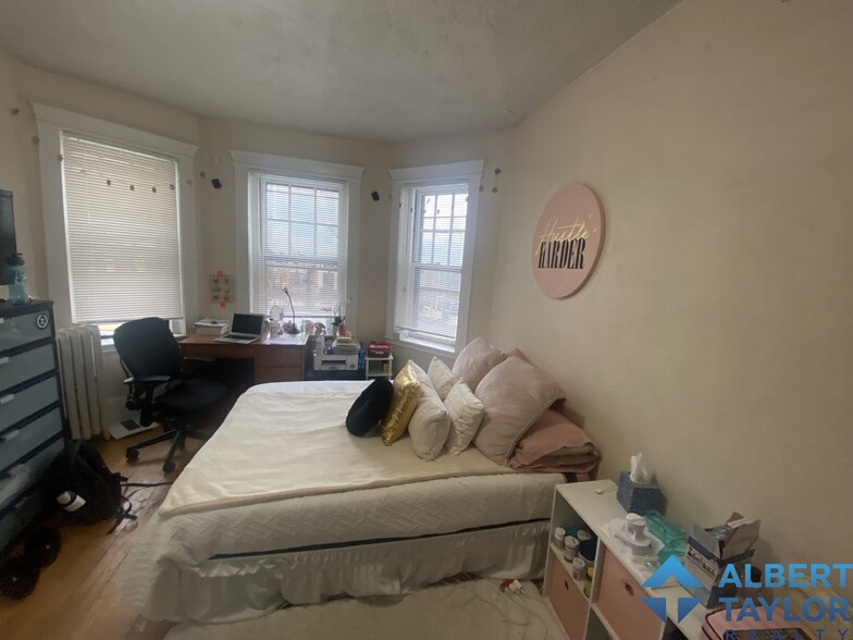 Primary Photo - 460 Park Dr