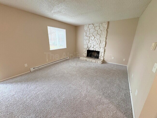 Building Photo - 17890 SW Alexander St