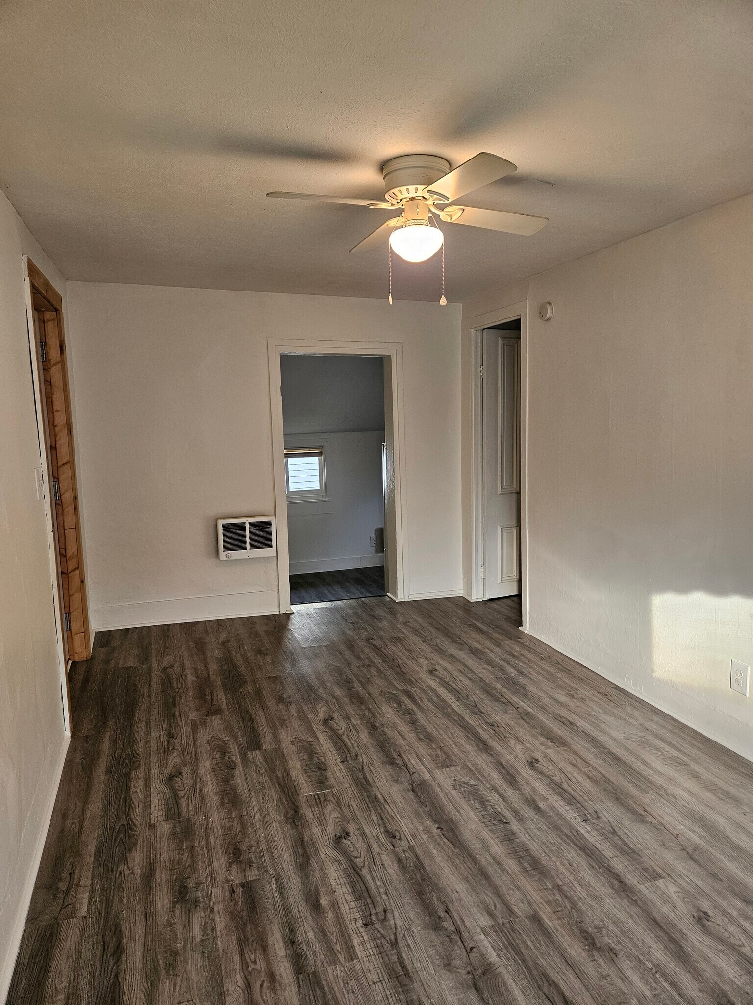 Living Room - 317 N Norton St