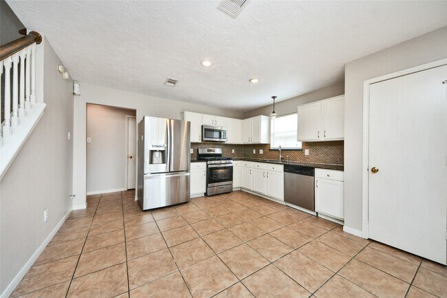 Building Photo - 2602 Desert Sage Dr