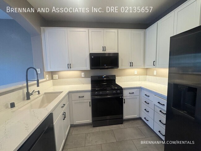Building Photo - 1165 Latigo Cove