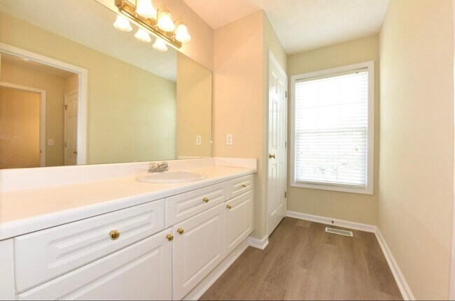 Building Photo - 2428 E University Dr