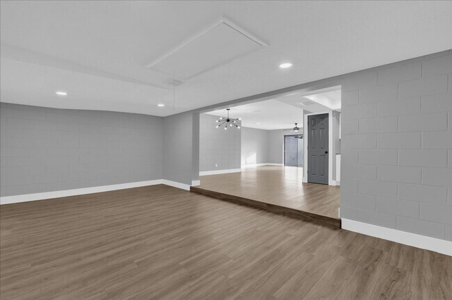 Building Photo - FOR RENT!! SIMPLY STUNNING 4 BED 2 BATH PO...