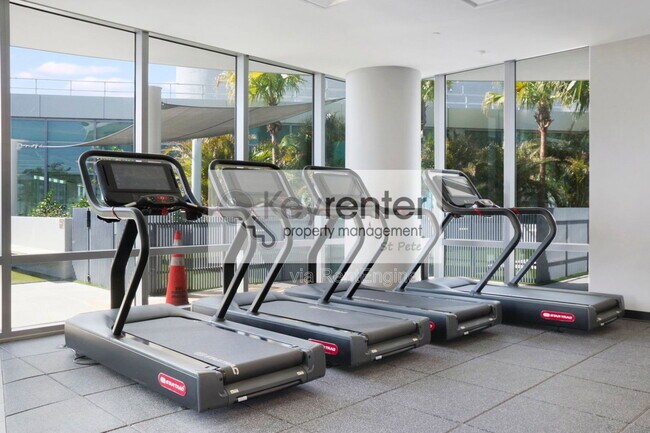 Building Photo - 400 Central Ave