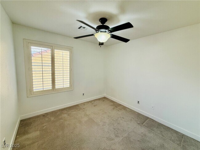 Building Photo - 777 Valley Rise Dr