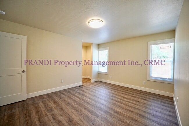 Building Photo - Fully Renovated Spacious Home in Novato’s ...
