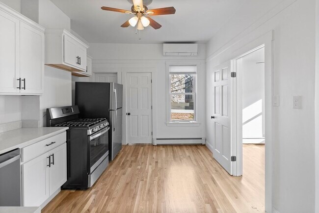 Primary Photo - 503 E 6th St