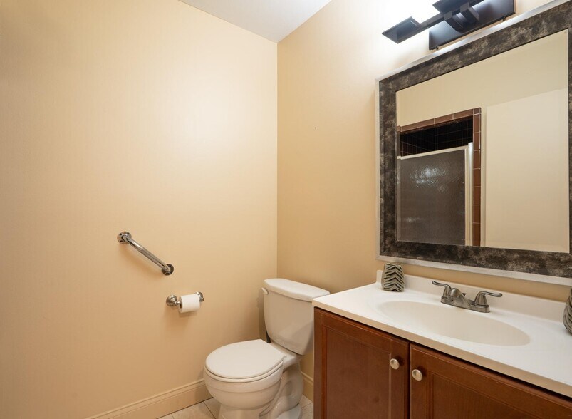 Building Photo - 14579 Canalview Dr