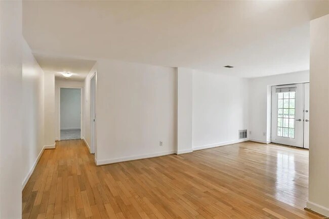 Building Photo - 5630 Pershing Ave