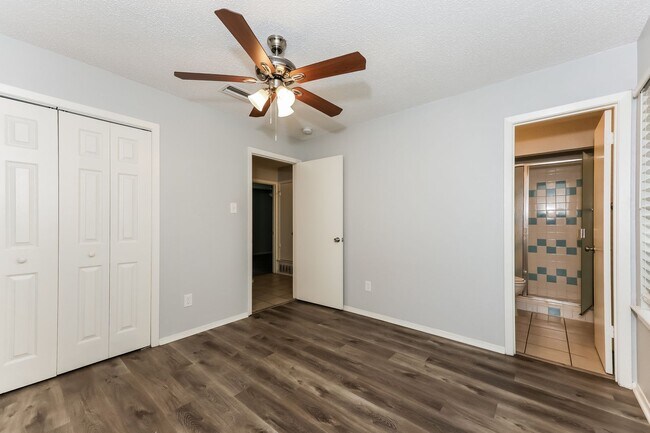 Building Photo - 3 BR/2BA | Updated Single Family Home | 1-Car Garage Parking | Great backyard!