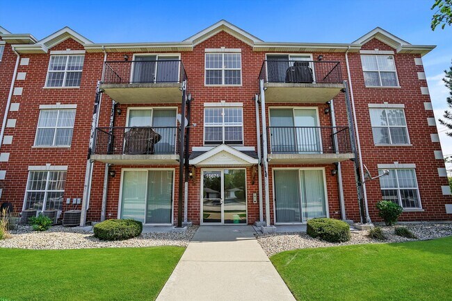 Building Photo - 16671 Liberty Cir