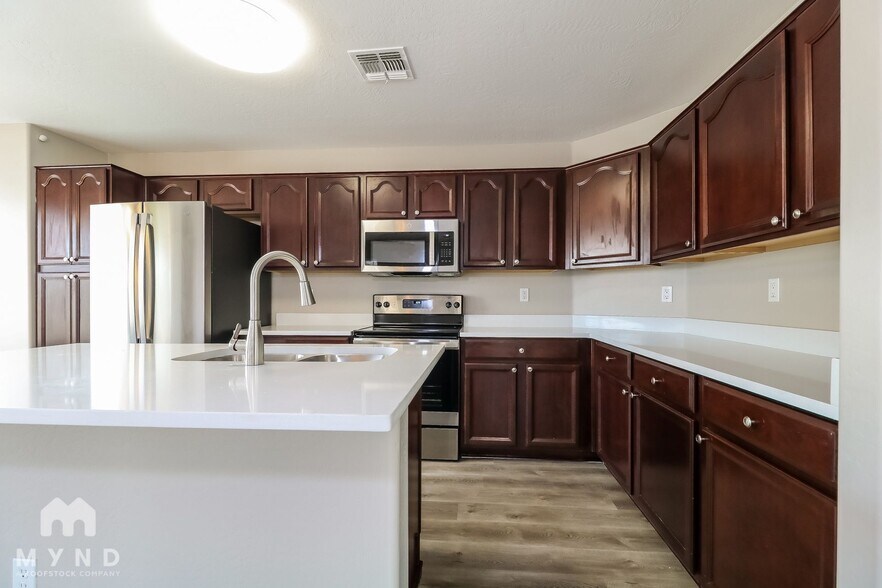 Building Photo - 25797 W Winslow Ave