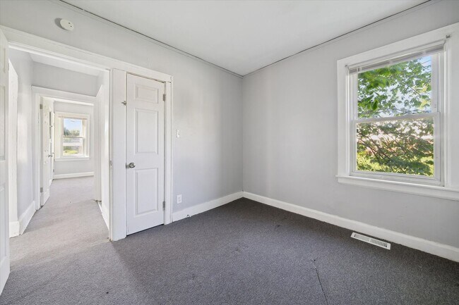 Building Photo - 15258 Evanston St